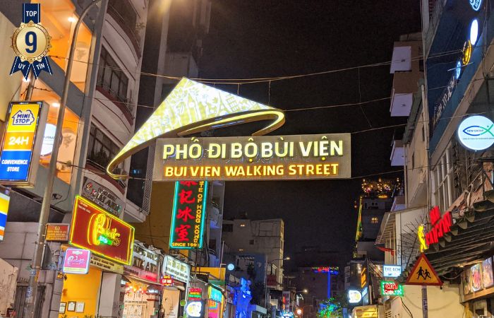 Phố đi bộ Bùi Viện - địa điểm hẹn hò